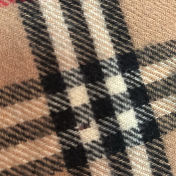 Vintage Burberry lambswool scarf - Picture 8 of 12